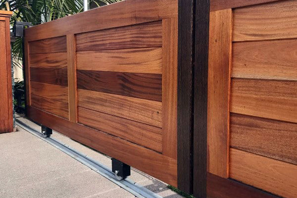 25-Cool-Garden-Wooden-Gates-15.jpg