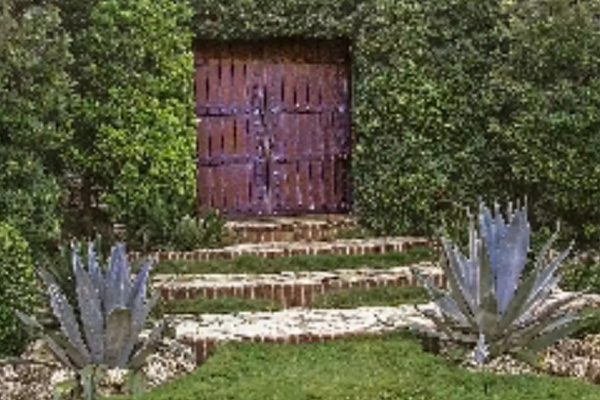 25-Cool-Garden-Wooden-Gates-9.jpg